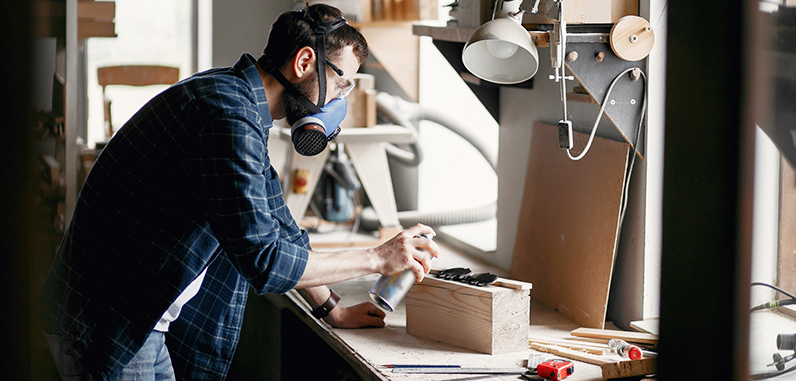 This Guide Will Help You Renew Your Wooden Furniture Easily Using a Spray Paint